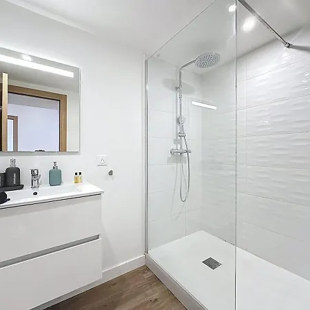 3 Air-conditioned With Unobstructed View Apartamento Niza